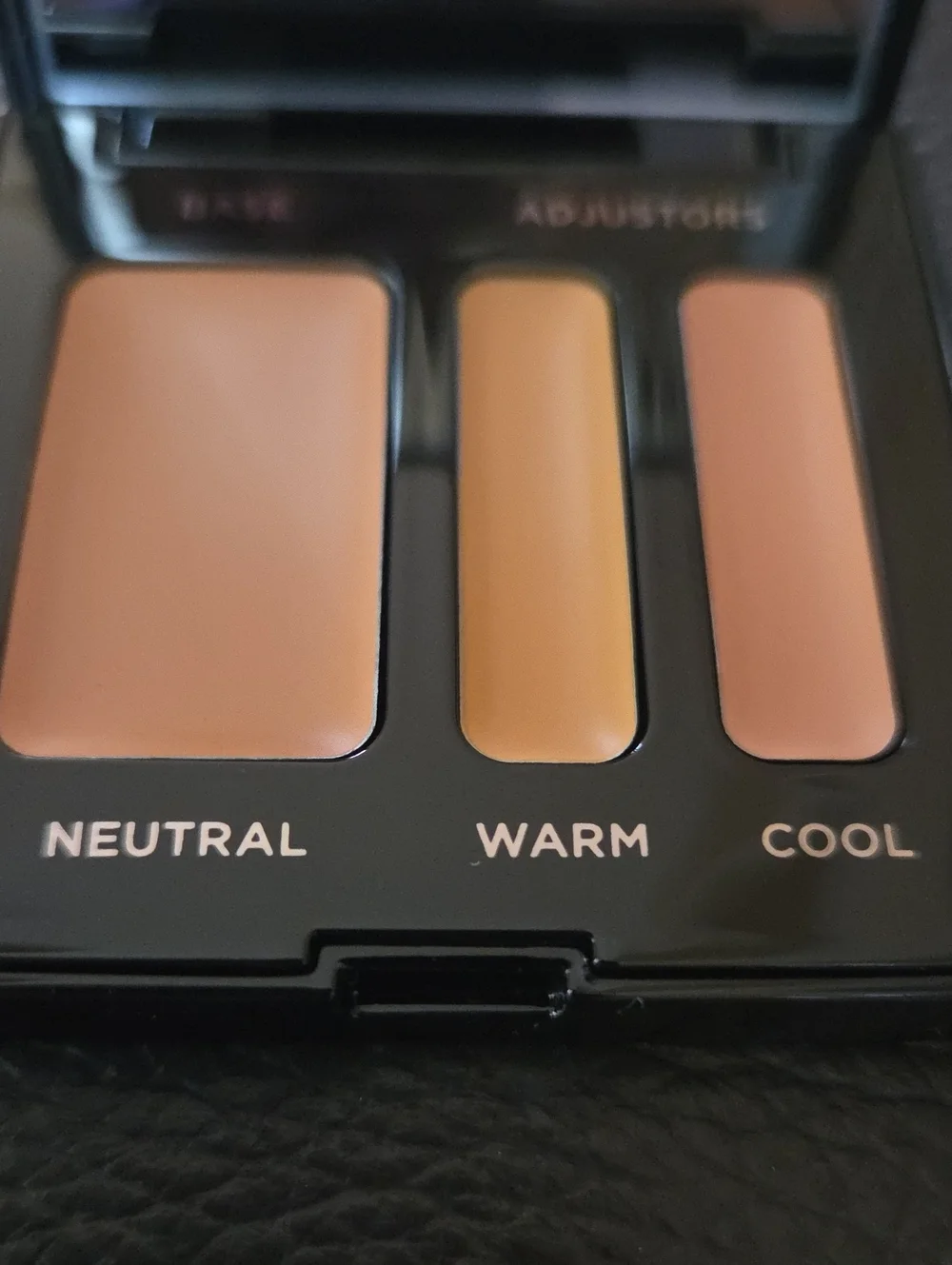 laura mercier Secret Camouflage Complexion Perfector - 03